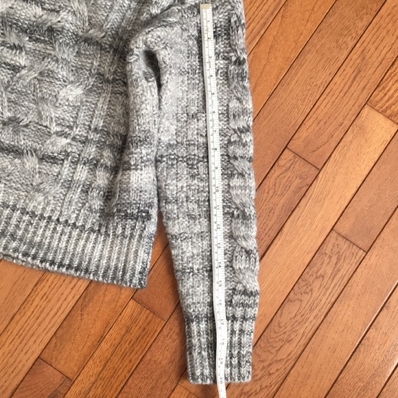 New without tag Gap sweater small - Picture 8 of 8